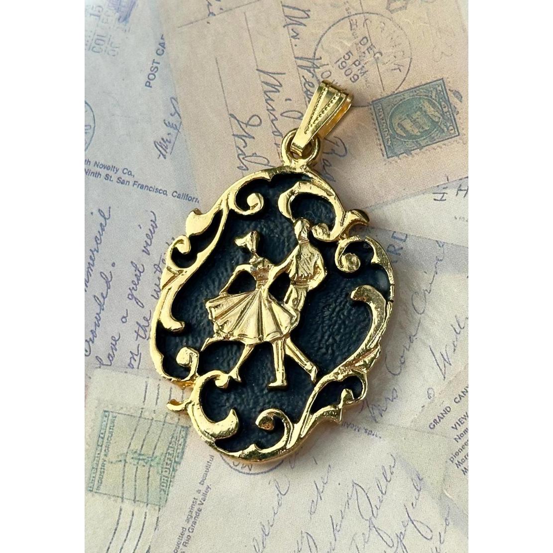 Vintage Courting Couple Pendant | Black & Gold Cameo | Romantic Scene